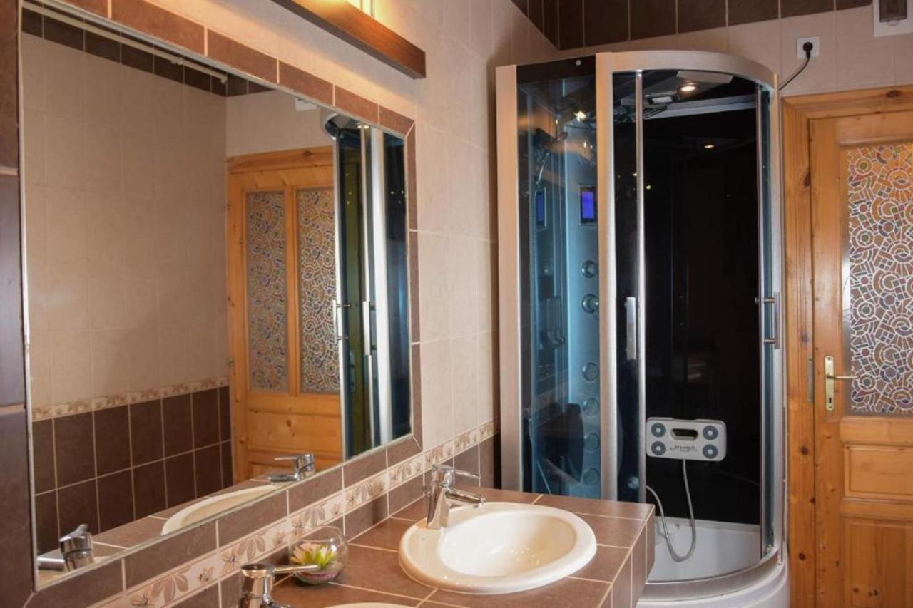 Erzsebet Vendeghaz Es Apartman Гайдусобосло Екстер'єр фото