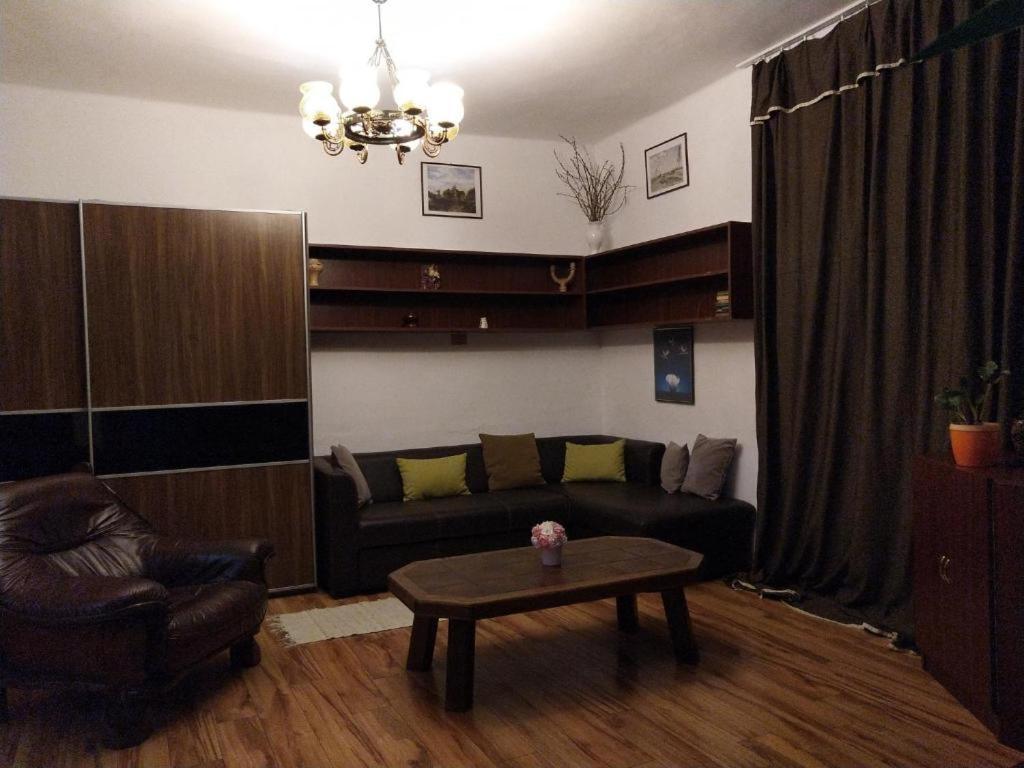 Erzsebet Vendeghaz Es Apartman Гайдусобосло Екстер'єр фото