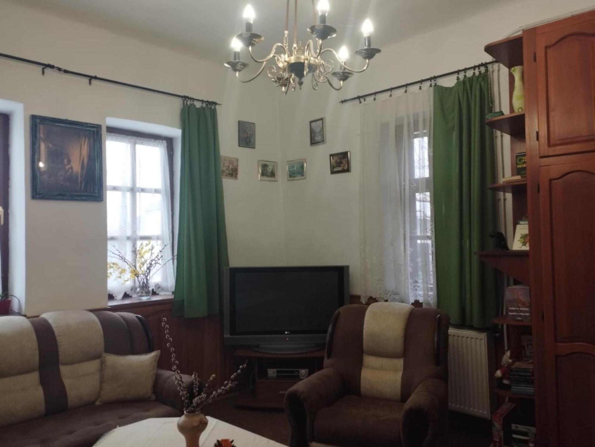Erzsebet Vendeghaz Es Apartman Гайдусобосло Екстер'єр фото