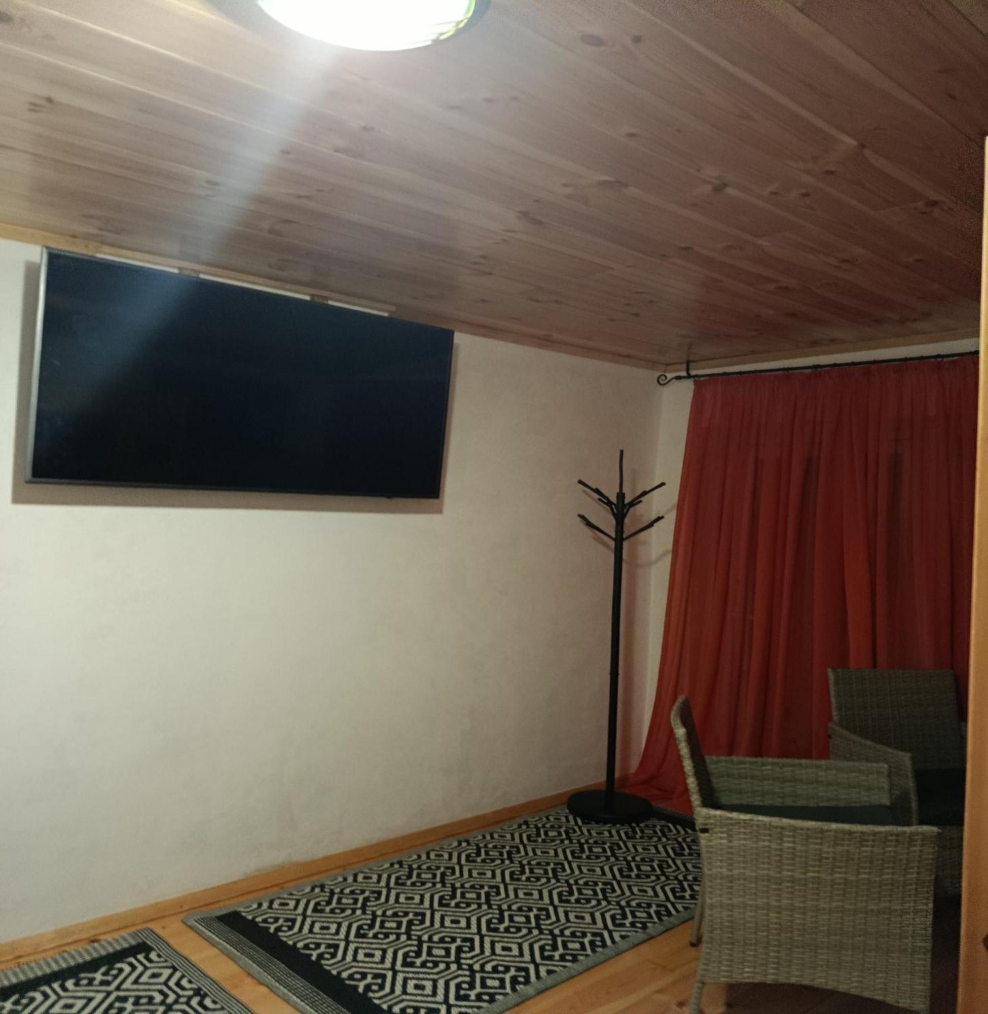 Erzsebet Vendeghaz Es Apartman Гайдусобосло Екстер'єр фото