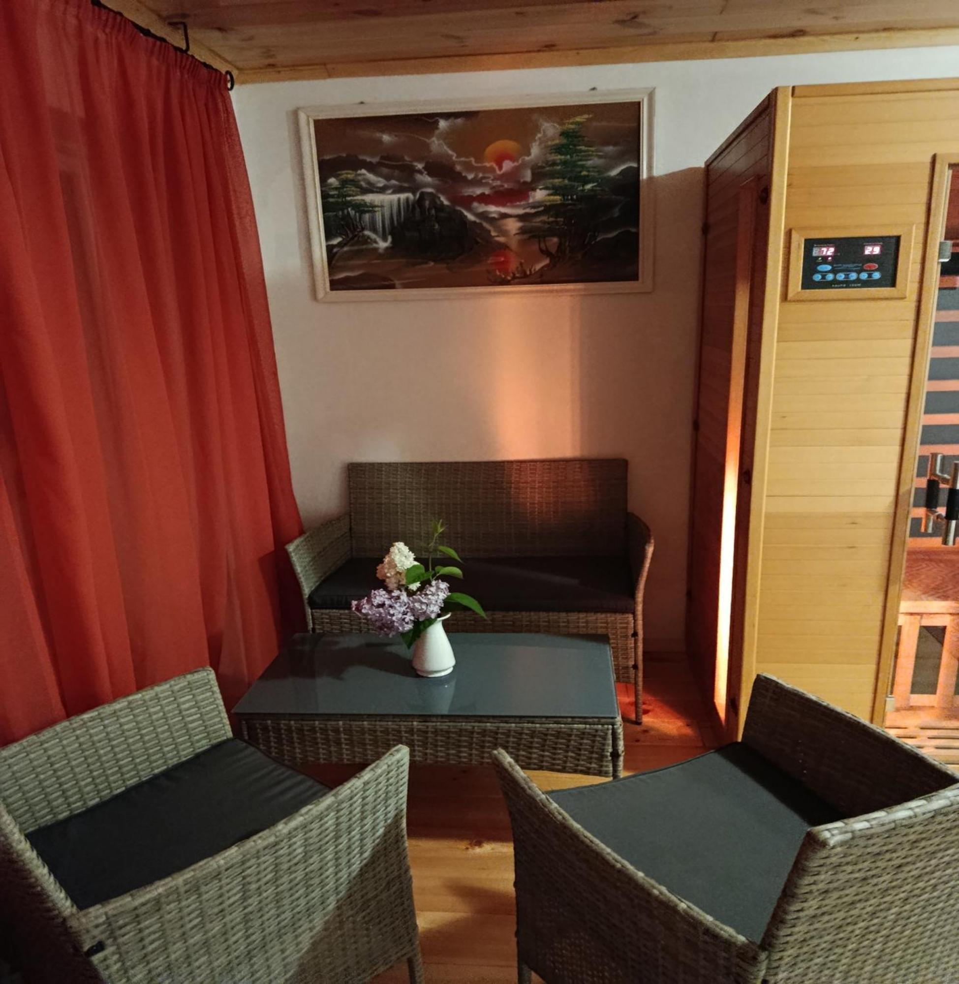 Erzsebet Vendeghaz Es Apartman Гайдусобосло Екстер'єр фото