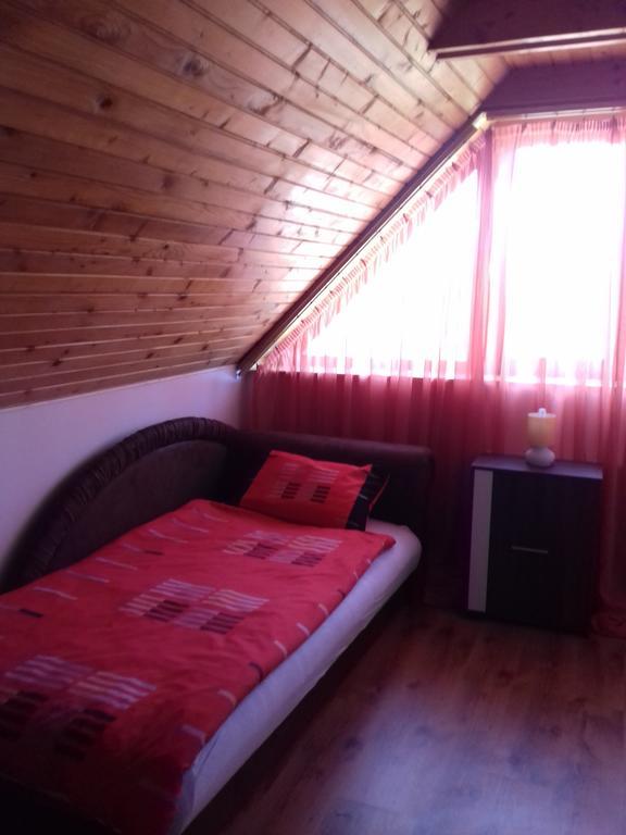 Erzsebet Vendeghaz Es Apartman Гайдусобосло Екстер'єр фото