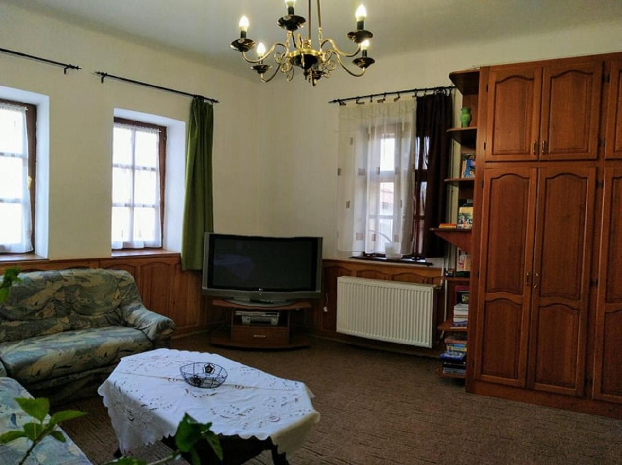 Erzsebet Vendeghaz Es Apartman Гайдусобосло Екстер'єр фото